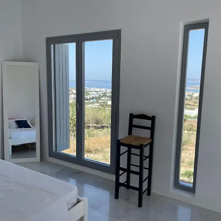 Leone Aliki (Paros)